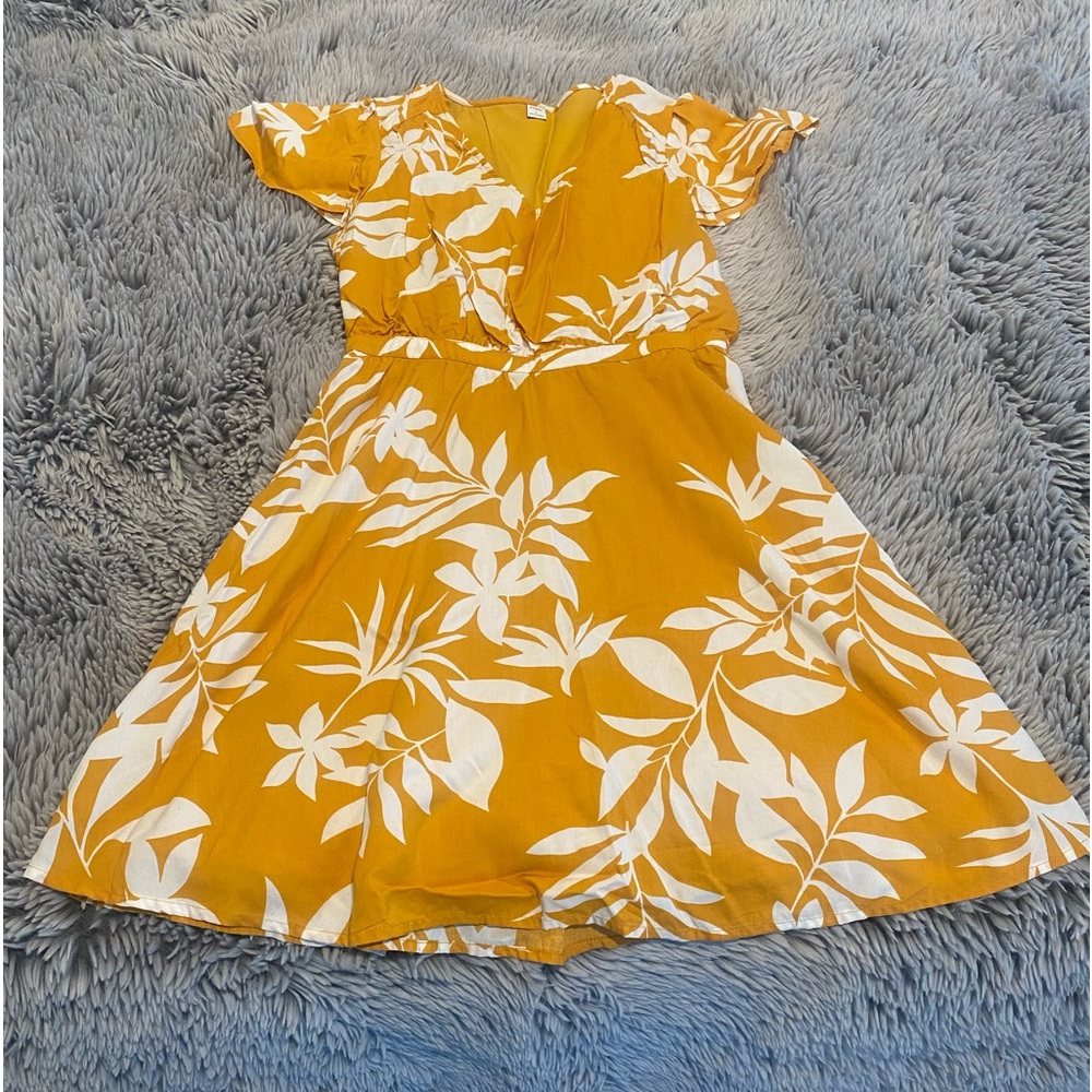 Old Navy Yellow and White Floral Midi Dress